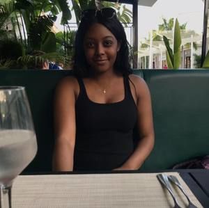 Meet your Posher, Mikayla